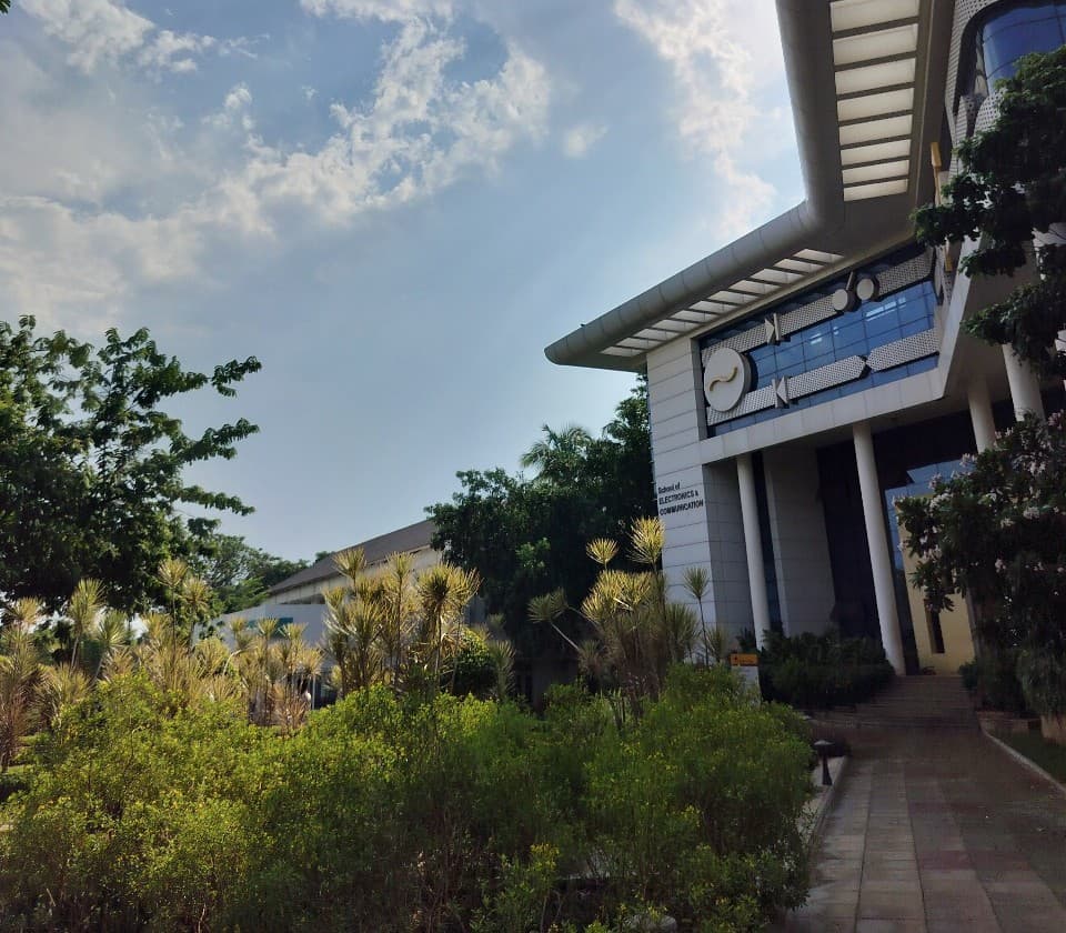 KLE Technological University Hubli campus photo 24